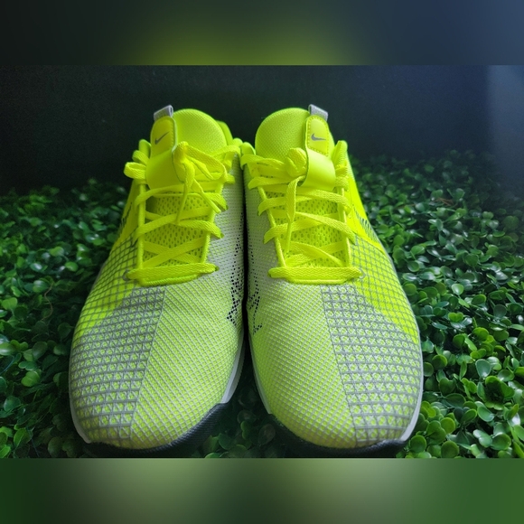 Nike Yellow and Gray Sneakers with Modern Silhouette - Picture 7 of 8